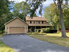 Building Photo - 8 Timberwick Dr