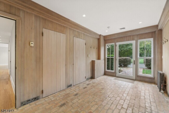 Foto del edificio - 358 Cherry Ln