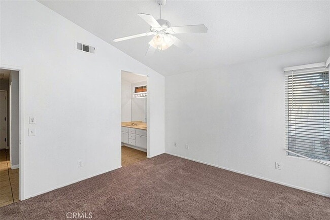 Building Photo - "Charming 2-Bed, 2-Bath Retreat in Menifee's Heart – Cozy Living Awaits!"