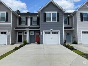 Building Photo - 1644 Branchwood Dr NE