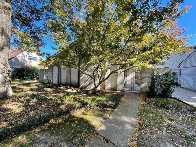 Building Photo - 2814 Shadowdale Dr