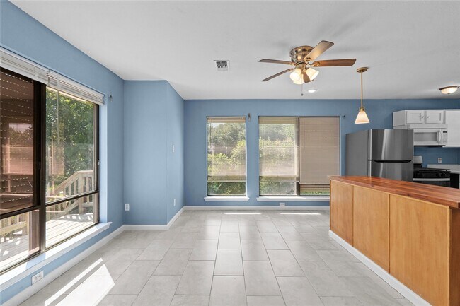 Foto del edificio - 7316 Overton St