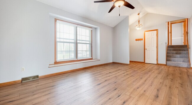 sala familiar - 16603 McKinley St