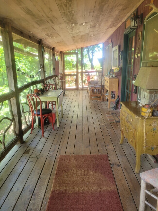 Foto del edificio - 546 Saddle Gap Dr