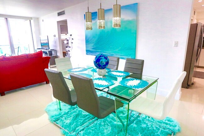 Modern unit - 4001 S Ocean Dr