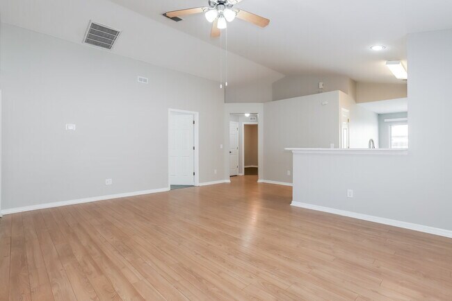 Foto del edificio - 2619 Golden Antler Ln