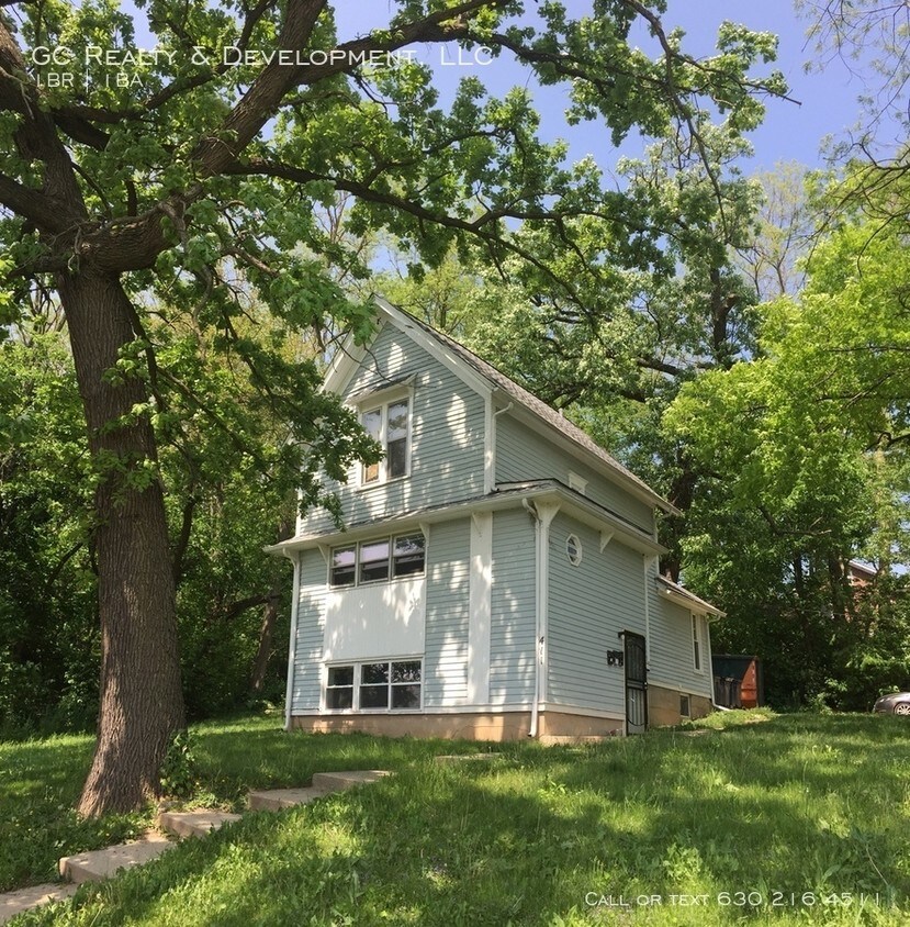 Primary Photo - ***1BEDROOM - WALK TO METRA - WATER INCL***
