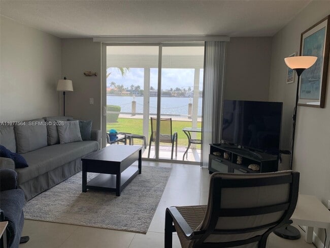 Building Photo - 3010 Marcos Dr