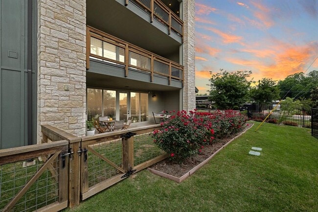 Foto del edificio - 4704 Sunset Trail