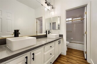 Building Photo - 1416 Palantine Hill Dr