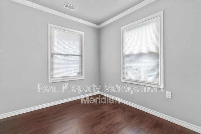 Foto del edificio - 3201 McCart Ave