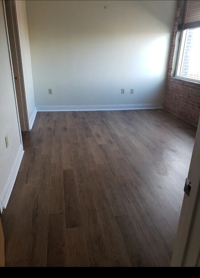 Photo - 147 Centre St Apartment