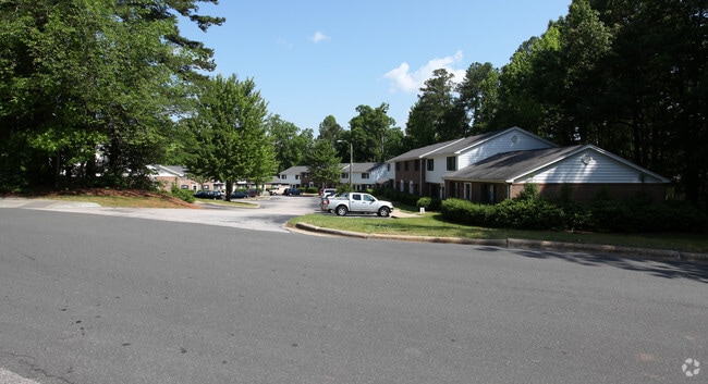 Building Photo - Boundary Village