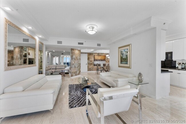 Building Photo - 3200 N Ocean Blvd
