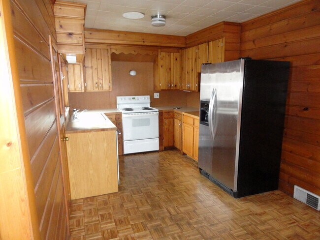 Cocina - 1708 University Ave W