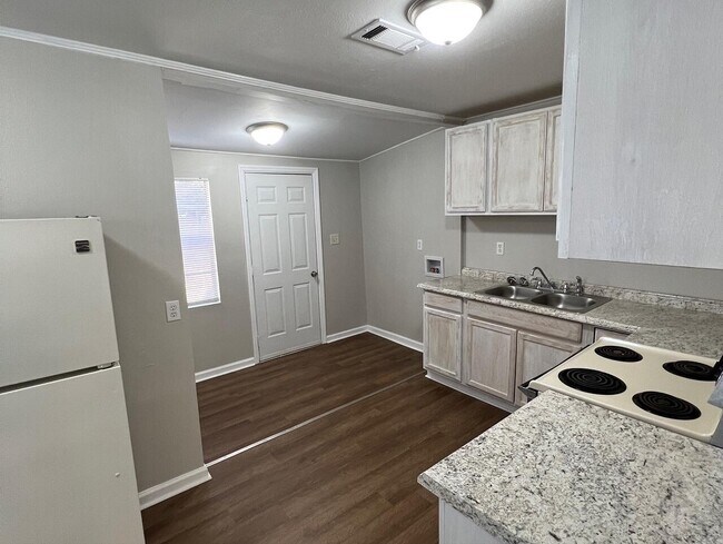 Building Photo - 103 Windsor Cir