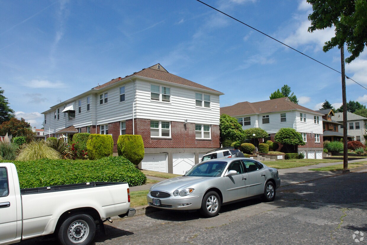 Foto principal - 2145 NE Hancock St