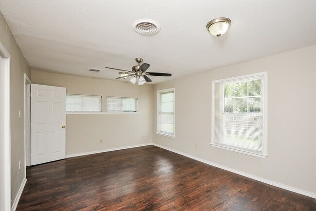 Foto del edificio - 4229 Frazier Ave