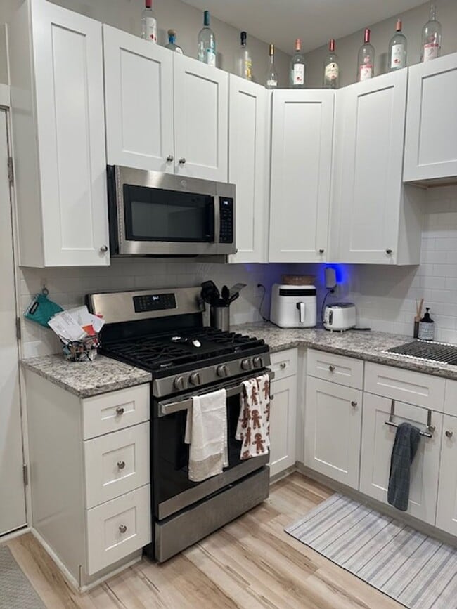 Photo - 406 Race St Apartment