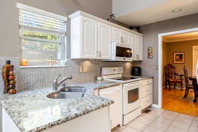 Foto del edificio - 8431 Ashley Oak Way