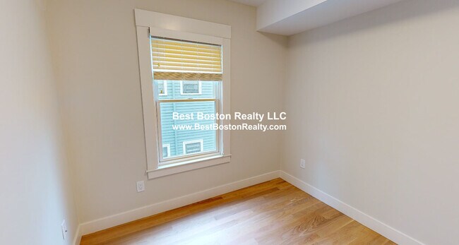 Building Photo - 208-210 Banks St. Unit 2