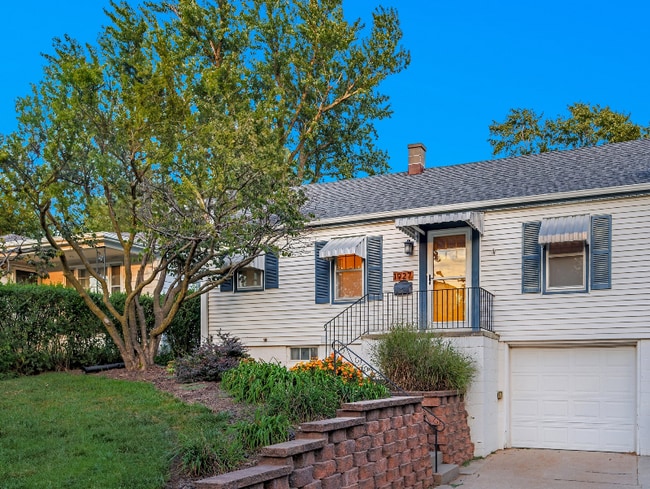 Photo - 1927 S 61st St House