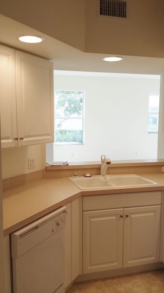 Building Photo - 365 Stella Maris Dr N