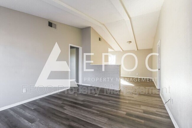 Foto del edificio - 1200 Lauren Ln