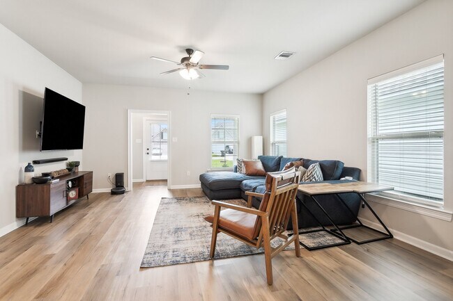 Foto del edificio - 60341 Sunset Oak Blvd