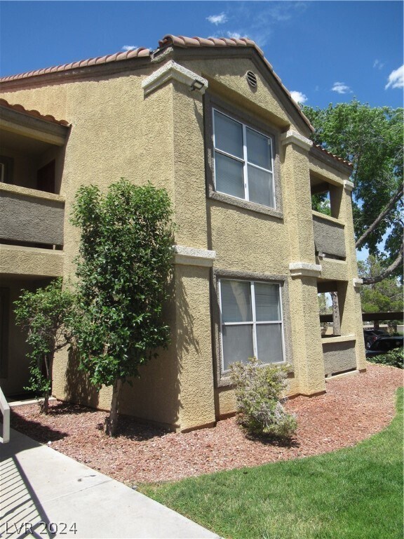 Primary Photo - 2300 E Silverado Ranch Blvd