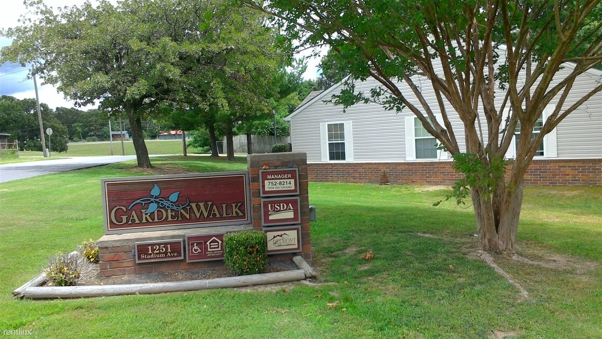 Foto principal - 1251 Stadium Ave