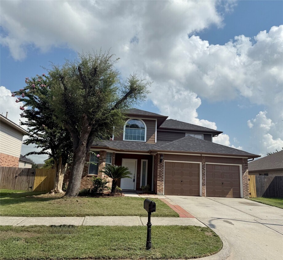 Foto principal - 909 Christopher Ln
