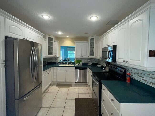 Foto del edificio - 2874 NE Rosetree Dr