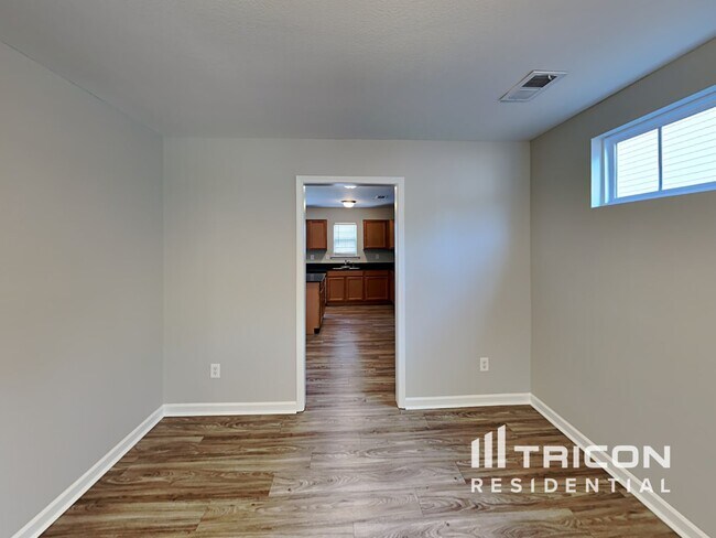 Foto del edificio - 543 Silver Spoon Ln