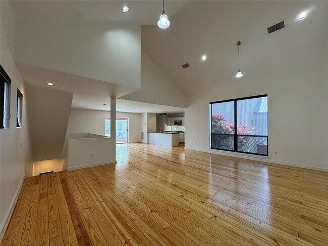 Foto del edificio - 720 Andrews St