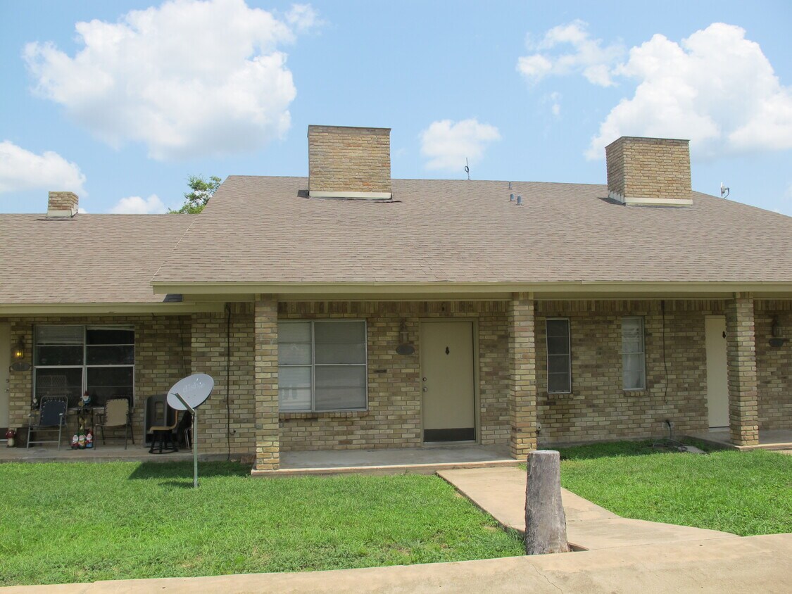 Foto principal - 1112 W 2nd St