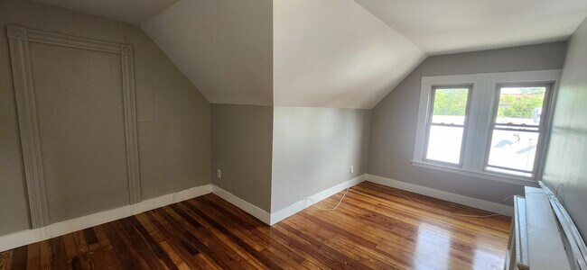 Building Photo - 396 Whalley Ave