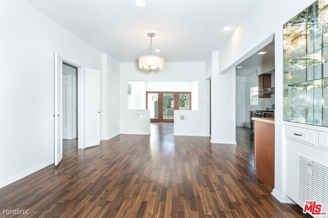 Building Photo - 3 br, 2 bath House - 212 N Palm Dr