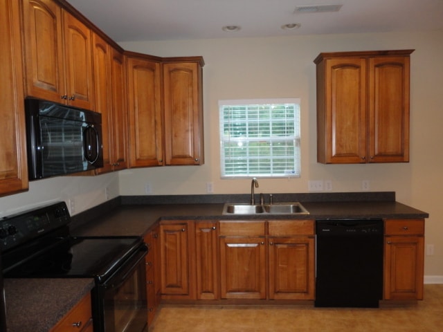 Building Photo - 4461 Garden Club St