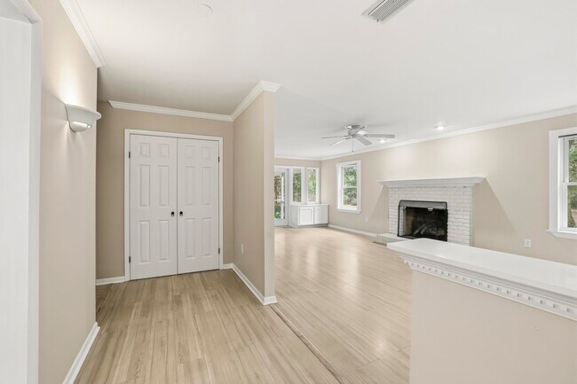 Foto del edificio - 7585 Skipper Ln
