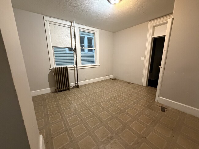 Building Photo - 508 W Marion St