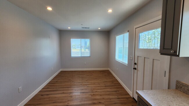 Building Photo - 1692 University Dr