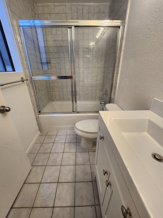 Master Bathroom - 1150 Granville Ave