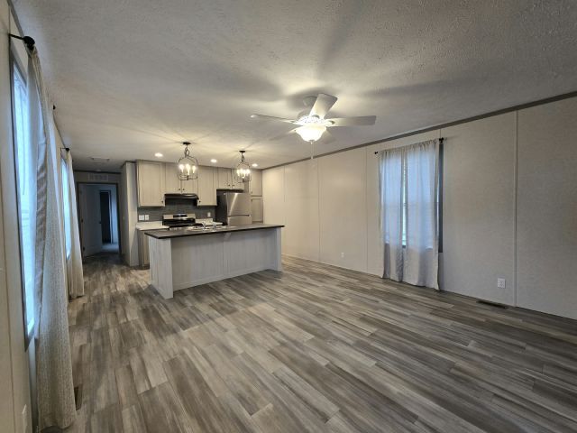Building Photo - 94 Viking Terrace