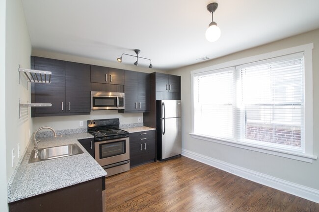 Building Photo - 3116 Lackland Ave