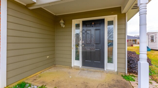 Building Photo - 7039 Stoneybrook Dr