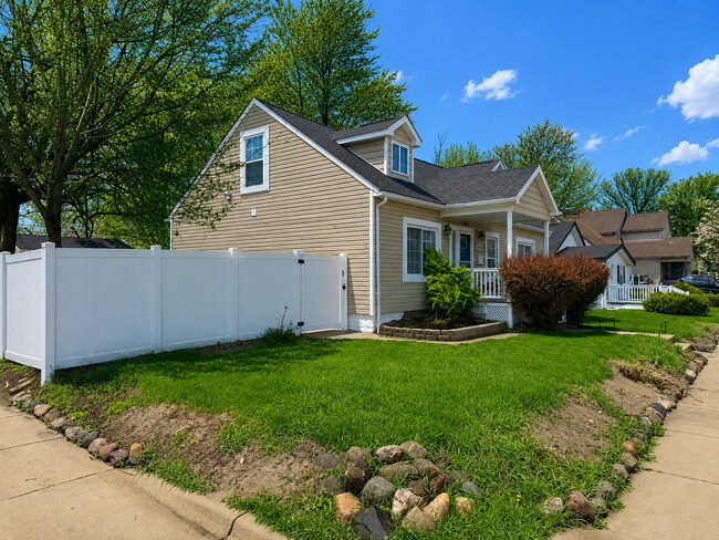 Foto del edificio - 3 Bed/2.5 Bath - Cape Cod Charm with Modern Comforts Throughout