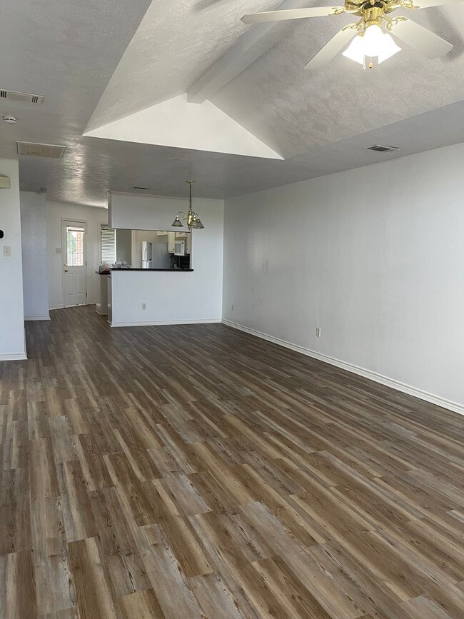 Building Photo - 1010 Sun Meadow Ct