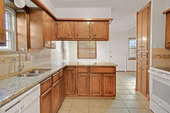 Foto del edificio - 7614 NW Andrews