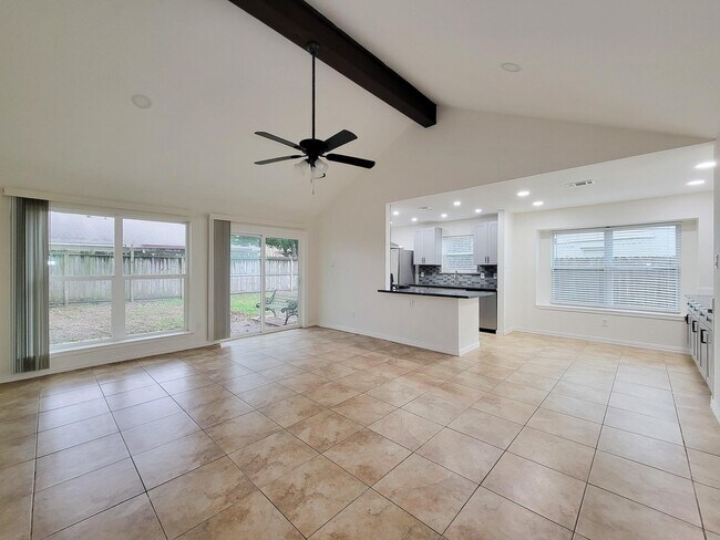 Foto del edificio - 10010 Sagecanyon Dr